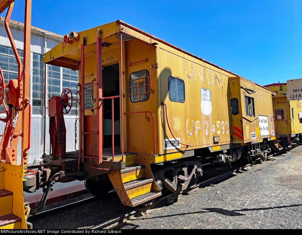 UP 24592 Caboose